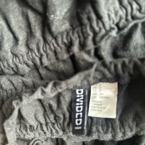 Black Ruffled Crop Top - Picture 5 of 5